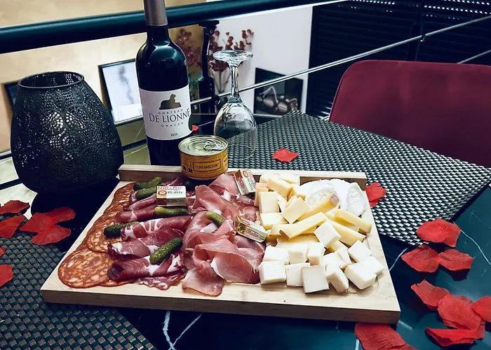 Mieuxqualhotel Jacuzzi Privatif 아파트