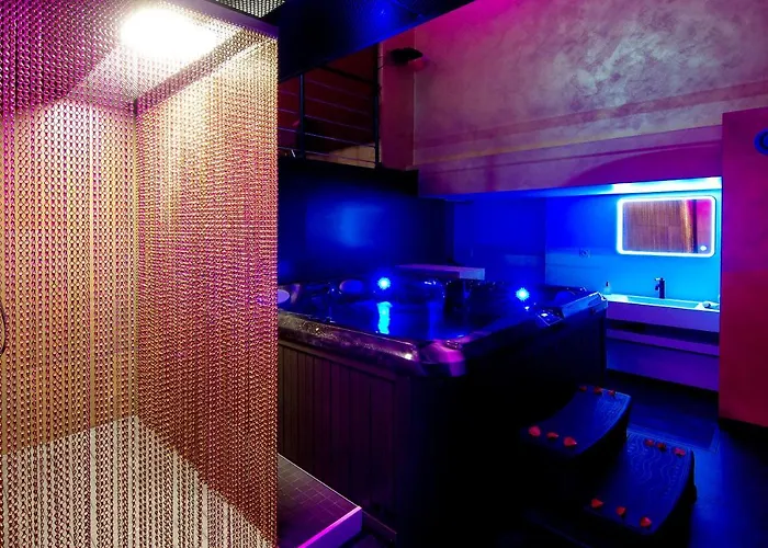 Mieuxqualhotel Jacuzzi Privatif דירה 4*