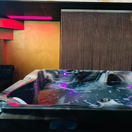 شقة Mieuxqualhotel Jacuzzi Privatif
